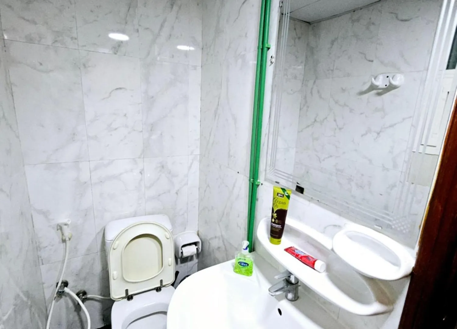Spacious 2 Bed Room Apartment With 2 Bathrooms Sharjah